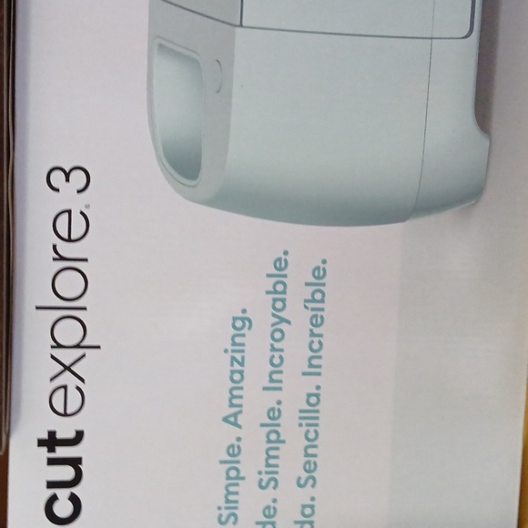 Circuit explore 3 cut machine for art and crafts - Picture 2 of 4